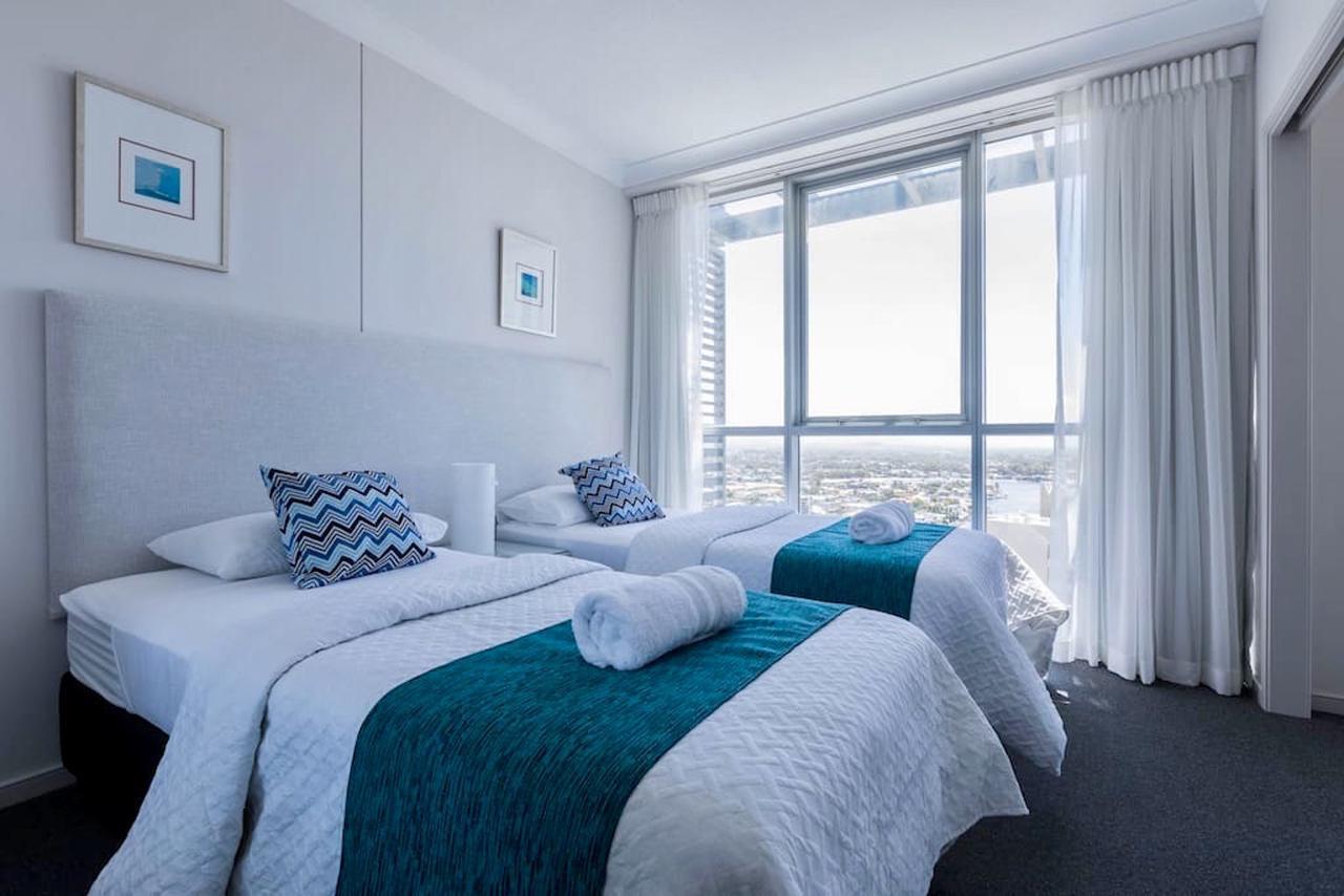 Apartment With Ocean Views
